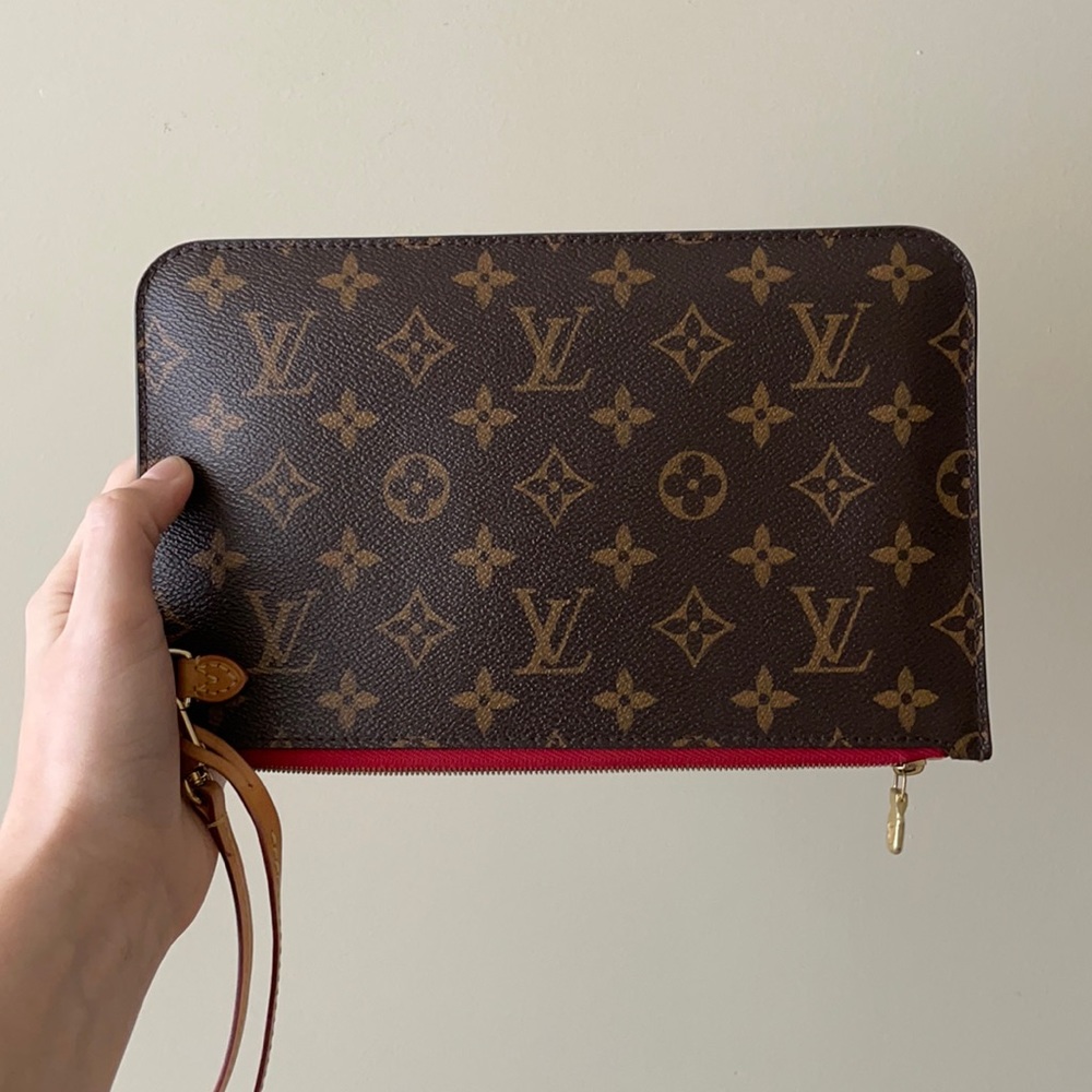 Louis Vuitton Neverfull Clutch / Wristlet